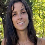 Profesora de Educación Infantil y Primaria, con C1 de inglés y euskera.